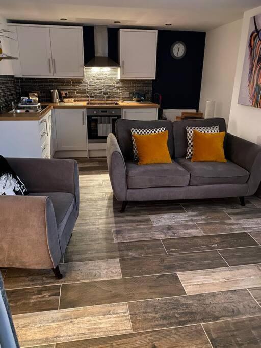 Mumbles - Modern Apartment With Panoramic Sea Views Oystermouth Exterior foto